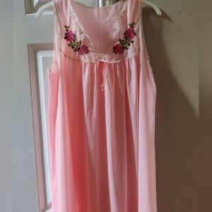 Vintage Aristocraft by Superior Pink Nightgown 1960s Medium 💕💕